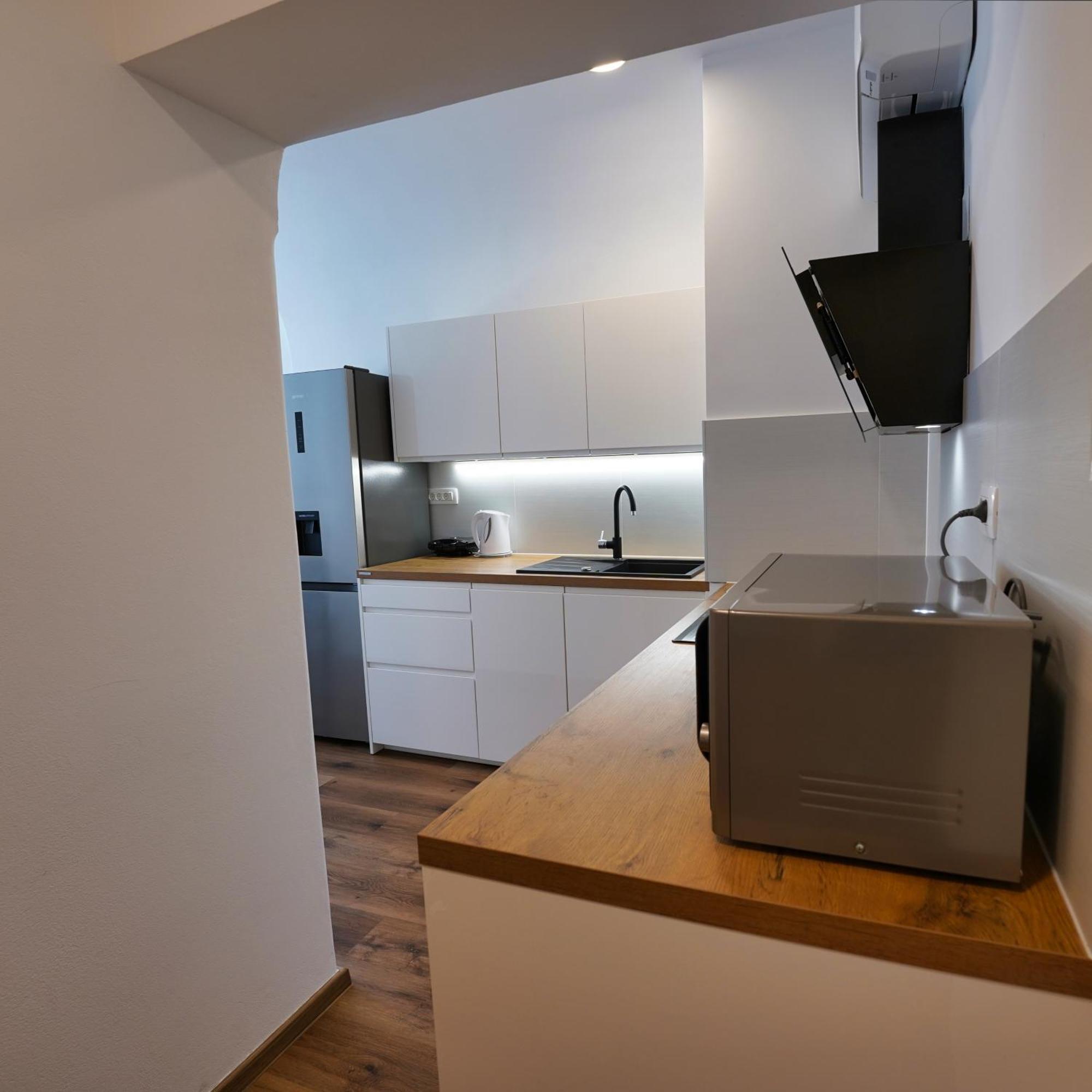 Apartments Metro 7 Ljubljana Kültér fotó